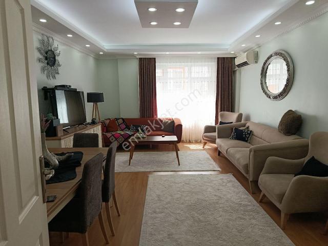 Fatih Kocamustafapaşa Merkez De Satılık 3oda 1salon Ara Kat Daire