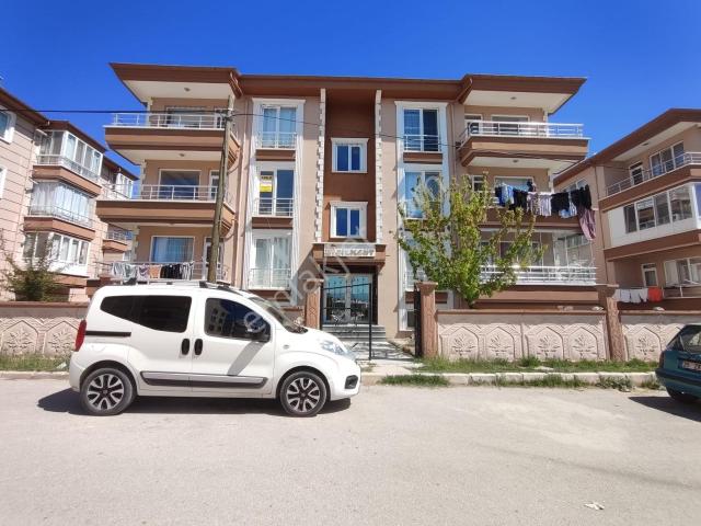Fatih Mah.'de Arakat mantolamalı ankastreli d.gazlı 3+1 Daire