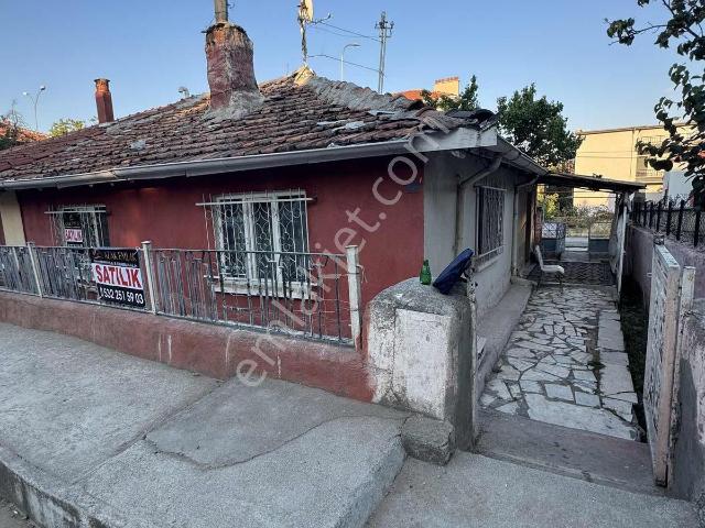 Fatih Mahallesınde Üç Kat Imarlı Müstakıl Satılık Ev