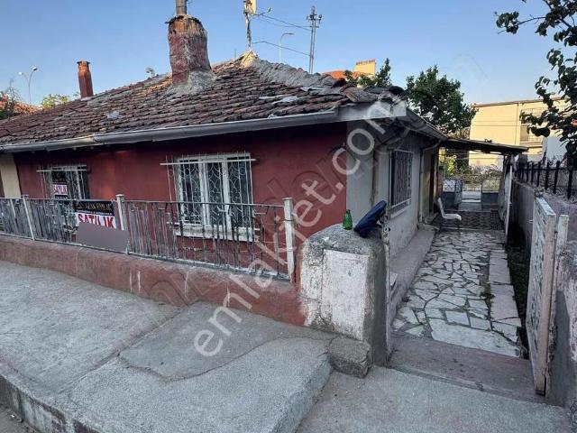 Fatih Mahallesınde Üç Katı Imarlı Müstakıl Satılık Ev