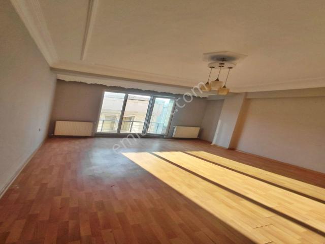Fatih Mahallesi 2+1 Balkonlu Kiralık Daire