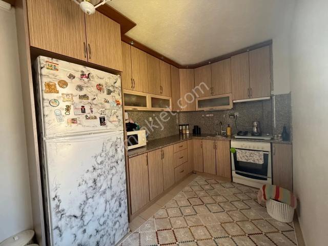 Fatih Mahallesi 3+1 Eşyasız Ara Kat Daire