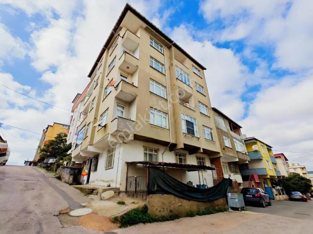 Fatih Mahallesi Ara Kat 3 Balkonlu Ayrı Wcli Kiralık 3+1 Daire