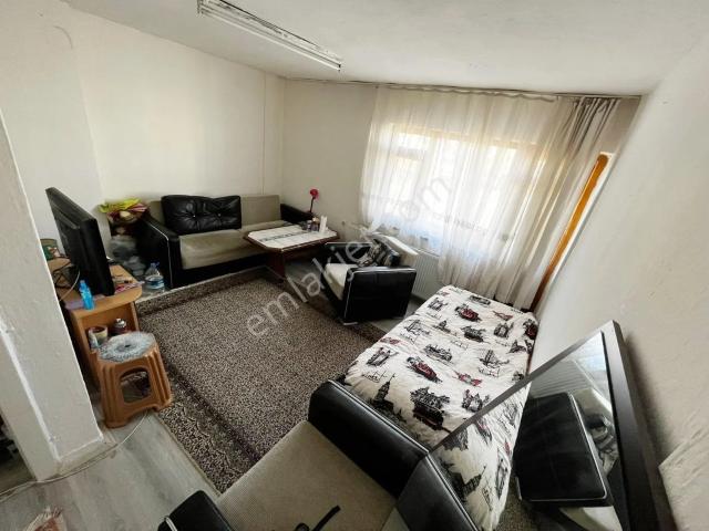 Fatih Mahallesi'nde Metroya Yürüme Mesafesinde 2+1 Kiralık Daire