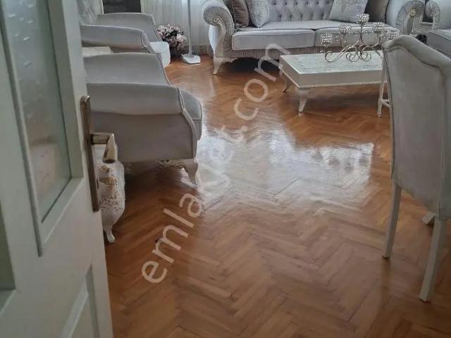 Fatih Maltada 3. Kat 2+1 Banyo Wc Ayri Köse Daire Balkonlu