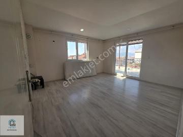 Fatih Mevkinde Ferah Kullanım Alanına Sahip Dublex Daire