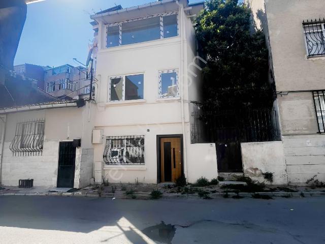 Fatih Samatya'da 3 Katlı Bina