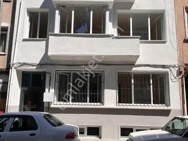Fatihte Komple Yenilenmiş Satılık 4 Daireli Tek Tapu Bina