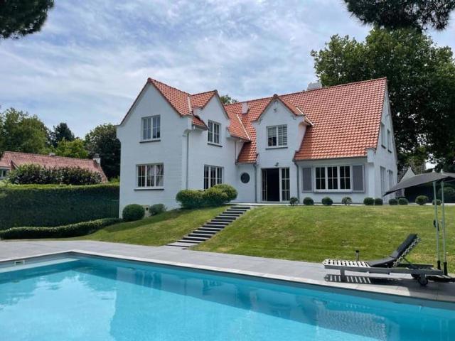 Faubourg Est – Villa with swimming pool – Solar panels