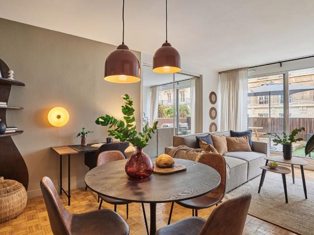 Fauna 1 bedroom and terrace on Canal Saint Martin, Paris Amsterdam Apartments for Rent