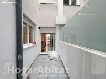 ¡FAVARA CENTRO! SEMINUEVO, LUMINOSO Y EXTERIOR CON ASCENSOR Y GARAJE