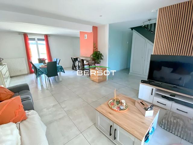 Faverney, Maison 115m2, 6 pièces