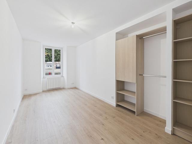 FAVEROLLES Bel appartement de plain pied avec 3 chambres