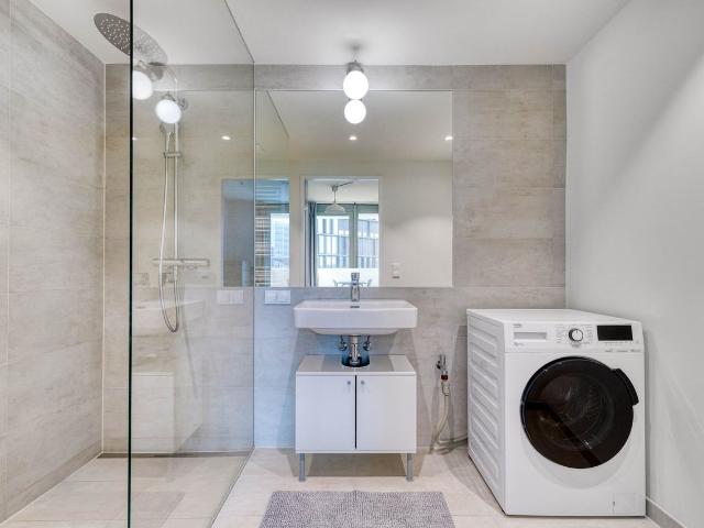 Favoriten 1br w/ gym, lounge & elevator, nr Metro, Vienna Amsterdam Apartments for Rent