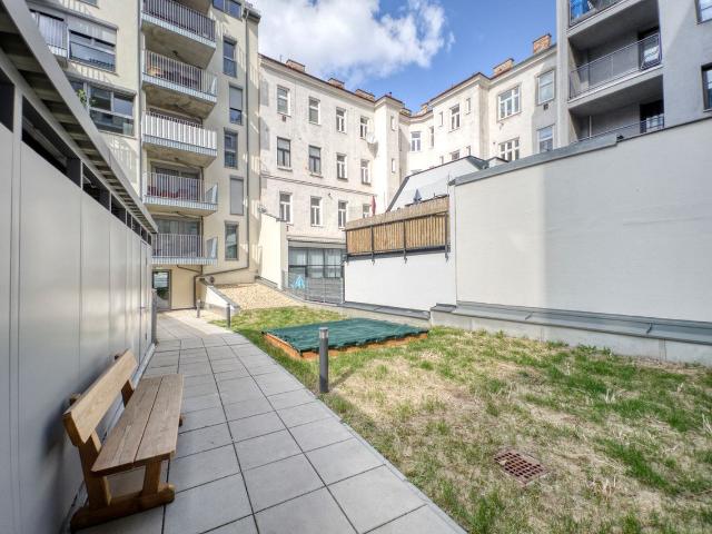 Favoriten 1br w/ elevator, nr Bus 65A, Vienna Amsterdam Apartments for Rent