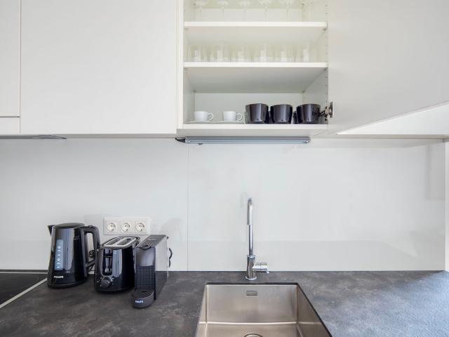 Favoriten Studio w Gym & Bike Storage, nr Metro, Vienna Amsterdam Apartments for Rent