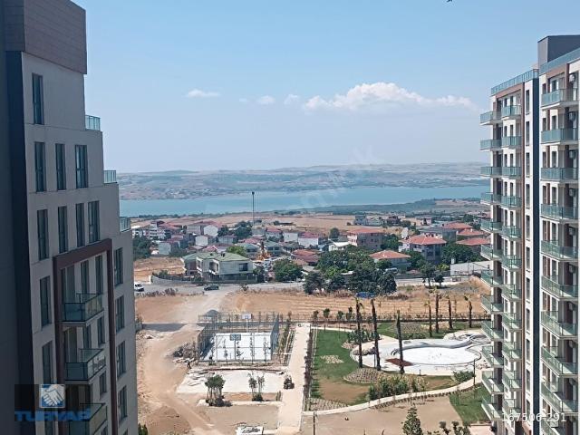 FAVORİST GÖL EVLERİNDE DENİZ MANZARALI KİRALIK 1+1