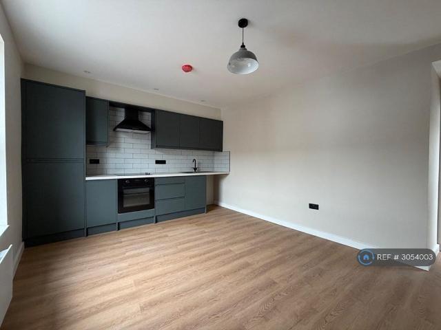 Fawcett Road, Southsea, PO4 1 bed flat to rent £1,100 pcm £254 pw