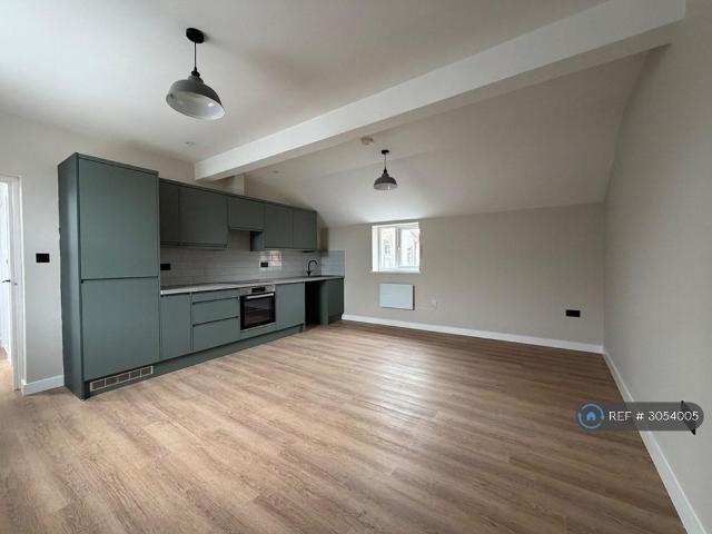 Fawcett Road, Southsea, PO4 1 bed flat to rent £1,100 pcm £254 pw