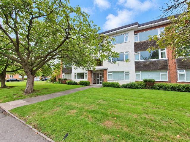 Fawdry Close, Sutton Coldfield B73 2 bed apartment to rent £975 pcm £225 pw