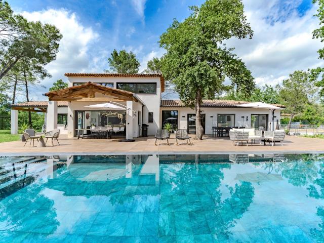 Fayence maison d'architecte neuve 370m² Saint Paul En Forêt