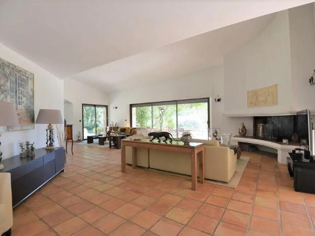 Fayence – Propriété de charme 280 m² avec piscine, pool hous. 280m² Fayence
