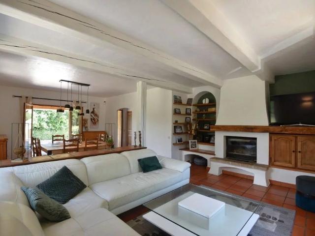Fayence – Villa familiale avec 5 chambres, piscine et pool h. 200m² Fayence
