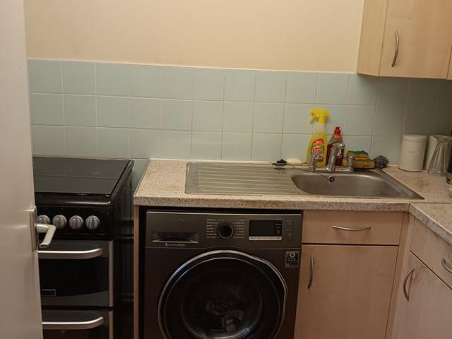 Fayiz Almekle Has an Apartment