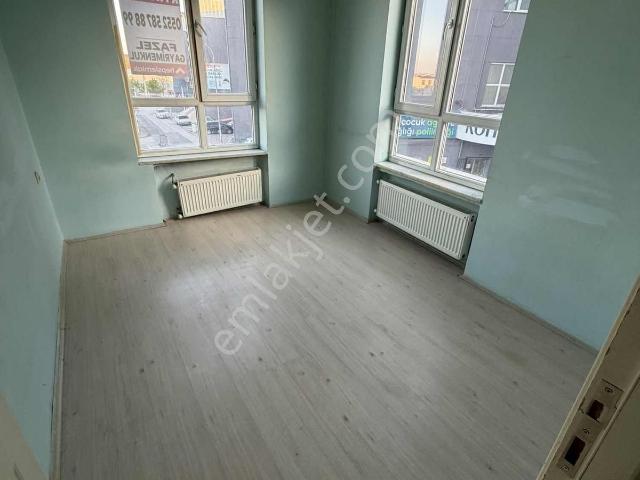 Fazelden Üniversiteye 200 Metre Ayrı Mutfaklı 1+1