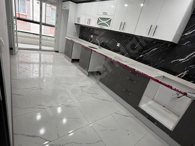 FAZELDEN ACİL SATILIK 71 EVLER MH ÖZEL G.ERTAŞ CAD.YAKINI DAİRE