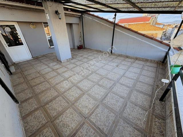 Fazelden Espark Yakını Teraslı Ayrı Mutfaklı 1+1