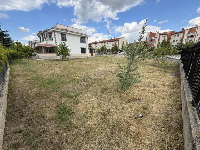 Fazelden Geniş Arazili Yaz Ve Kış Bahçeli Kullanışlı Villa