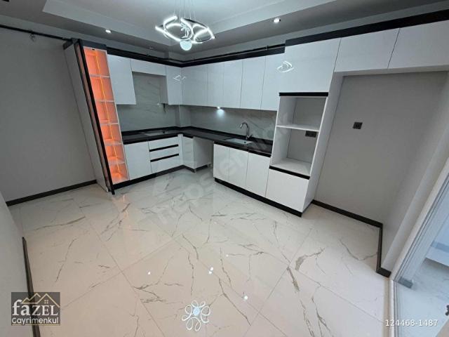 FAZELDEN İSKANLI KAT SEÇENEKLİ EBEVEYN BANYOLU LÜKS 2+1