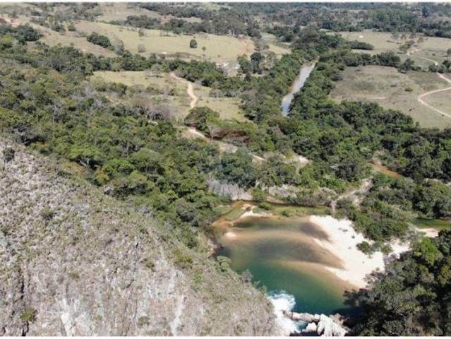 Fazenda à venda, com uma das cachoeiras mais lindas da Serra da Canastra!