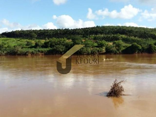 Fazenda à venda em Araçuaí MG, com 144 hectares, acesso pela rodovia BR 342 e grande espectro de a