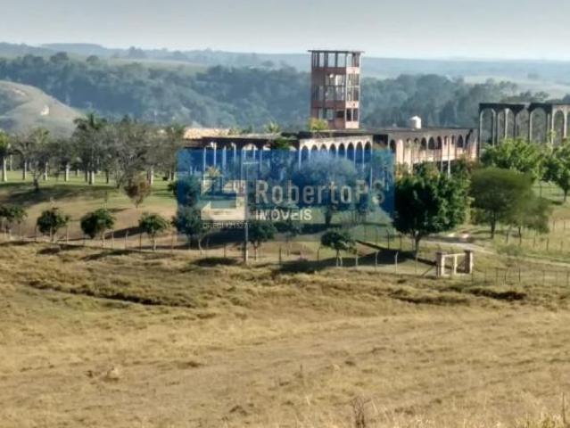 Fazenda à venda em Sarapuí SP: 15 quartos, 15 suítes, 4 salas, 21 banheiros, 30 vagas de garagem e 2