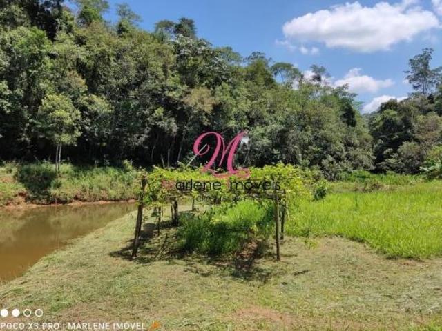 Fazenda Belém à venda em Francisco Morato/SP: 2 quartos, 1 sala, 100m². Varanda, lagos, pomar, R$800