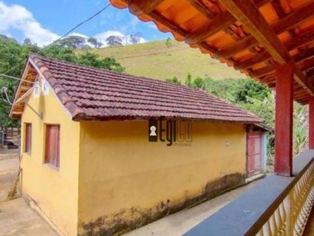 Fazenda com 4 dormitórios à venda, 936000 m² por R$ 2.200.000,00 Centro Bicas/MG