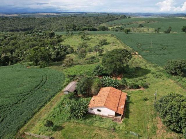 FAZENDA COM 70HEC + 4KM DE MARGEM DE REPRESA EM PATROCÍNIO