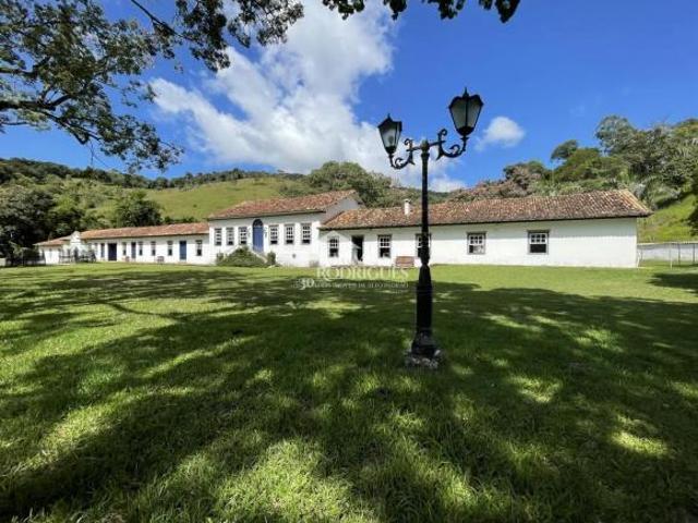 Fazenda com 12 dormitórios Taubaté/SP