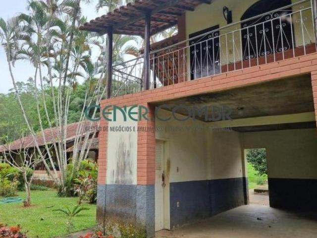 Fazenda de 163 ha com Estrutura Antiga e Ótima Localização à Venda em Leopoldina, MG