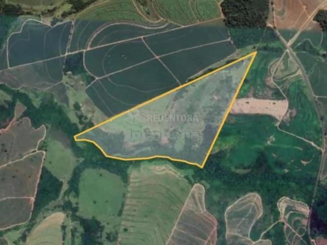 Fazenda de 23,25 Alqueires Rica em Água e Pastagem