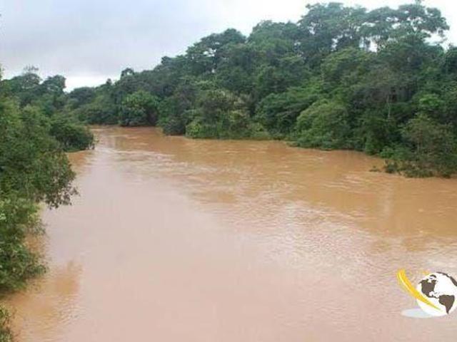 FAZENDA EM COROMANDEL: 300 HECTARES BEIRA RIO
