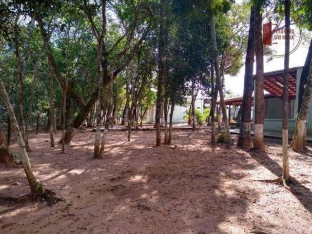 Fazenda fundo para a represa de Avaré