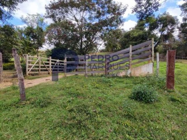Fazenda para Venda em Jequitibá, Centro, 3 dormitórios, 2 banheiros, 10 vagas