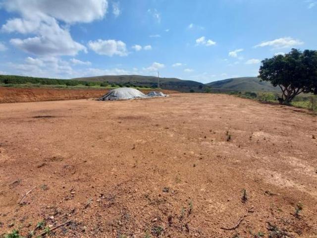FAZENDA PRÓXIMA À RODOVIA ENTRE RIO PARANAÍBA E SERRA DO SALITRE