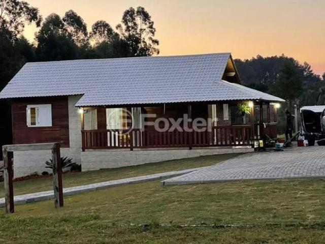 Fazenda / Sítio / Chácara, 3 dormitórios, 230 m², em Rural