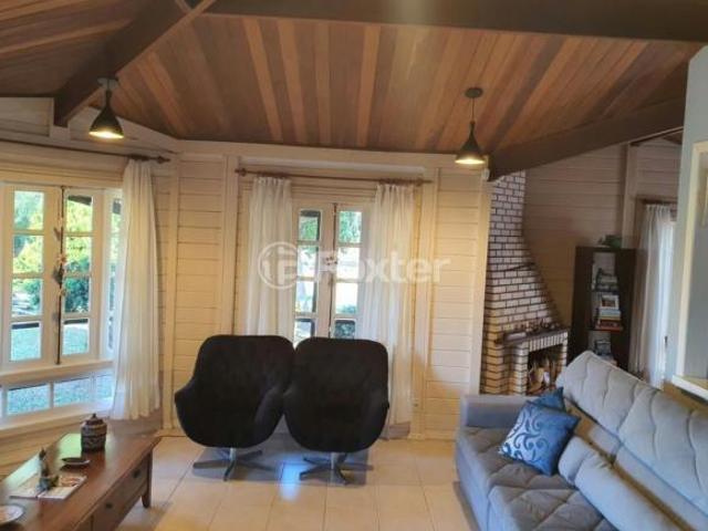 Fazenda / Sítio / Chácara, 3 dormitórios, 282 m², em Centro