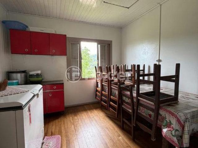 Fazenda / Sítio / Chácara, 2 dormitórios, 8878 m², em Leopoldina