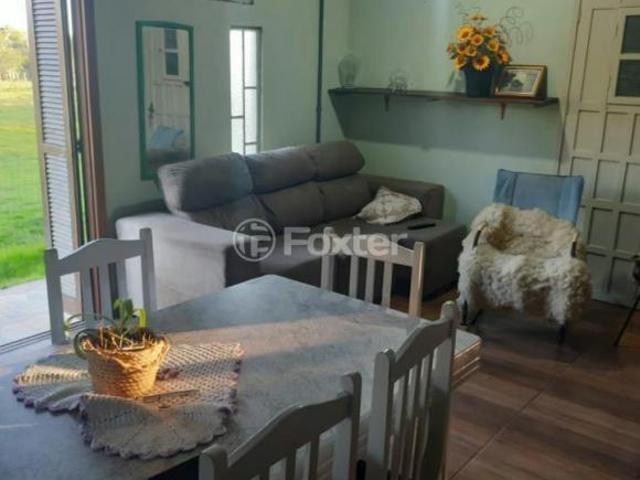 Fazenda / Sítio / Chácara, 2 dormitórios, 90 m², em Figueirinha